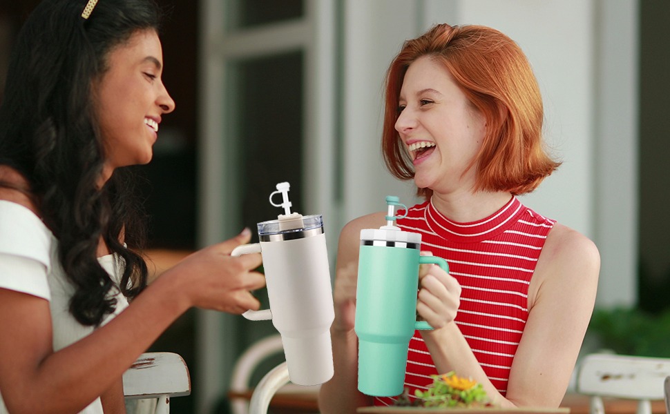 Le Straw Cup di 24Bottles: praticità, design e sostenibilità in un solo gesto