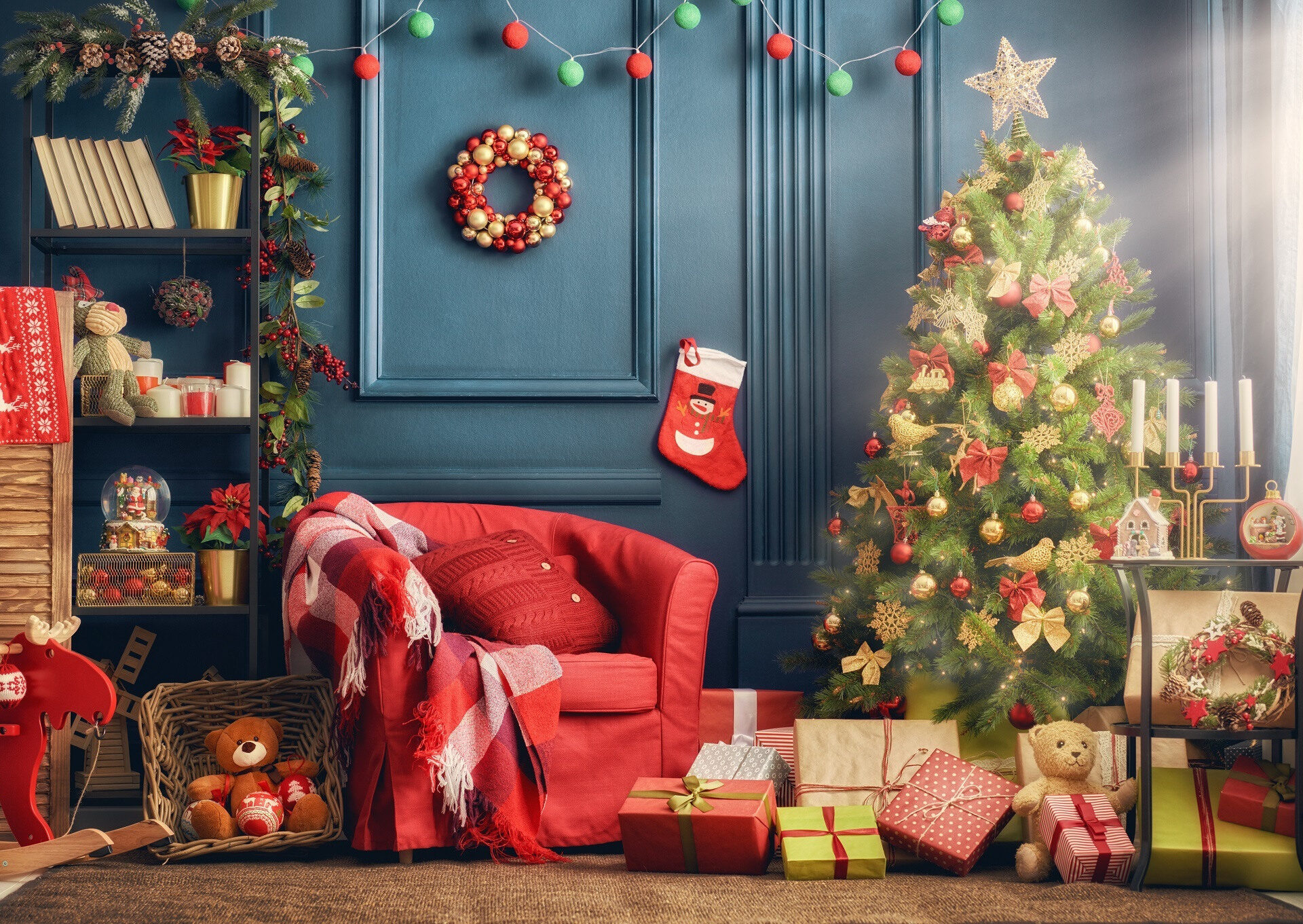 Old World Christmas: Crafting Holiday Magic, One Glass Ornament at a Time